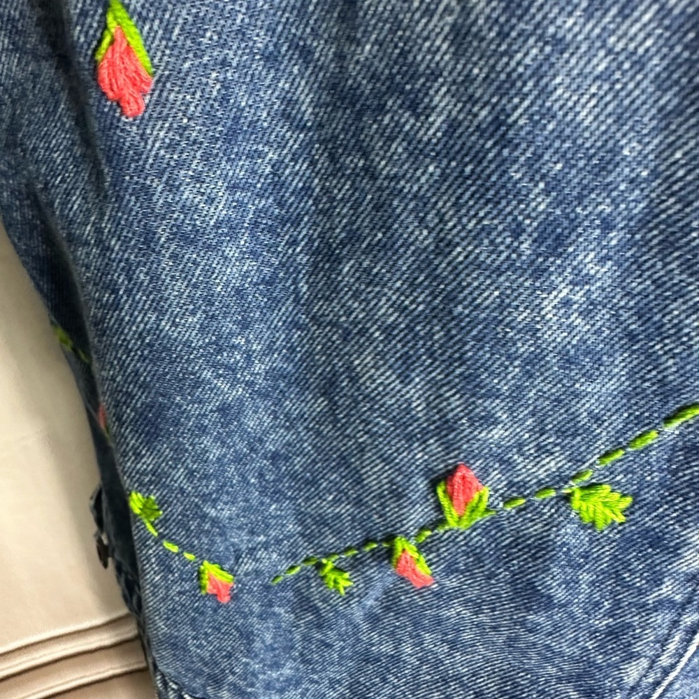 Embroidered Floral Heart Denim Vest - Blue - Picture 8 of 10